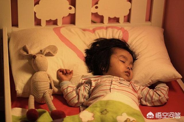 小孩晚上睡觉头上老出汗是什么原因