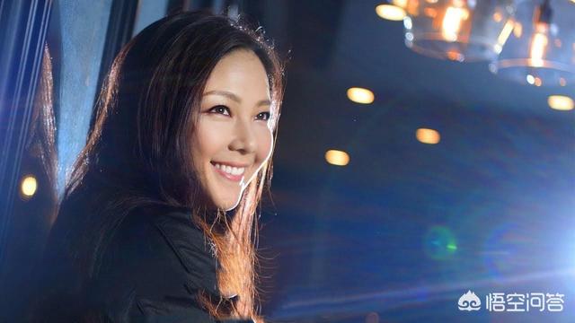 jc陈泳彤:你觉得香港女歌手JC陈泳彤和卫兰相比，谁的唱歌水平好一些？