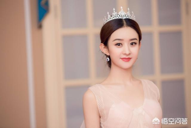 赵丽颖生孩子出血照片:赵丽颖冯绍峰现身购物，为何赵丽颖生娃3个月依然身材圆润？