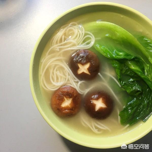 头条问答 - 清汤素面是简单的开水煮面条吗?(6个回答)