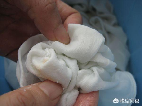 衣服发霉了怎么洗掉？