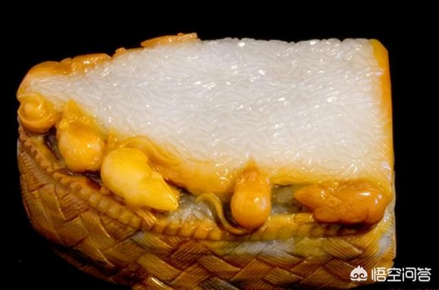 冰种石英石原石图片,蜡石与黄色的石英石有何区别？