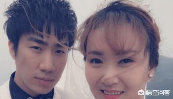 苏小妍事件:We逆转比赛后，解说苏小妍转身就哭了，你怎么看？