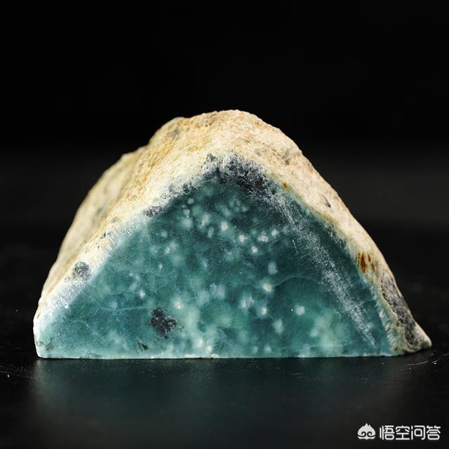 翡翠是怎么形成的,请问一下翡翠产地及翡翠的形成原因是什么