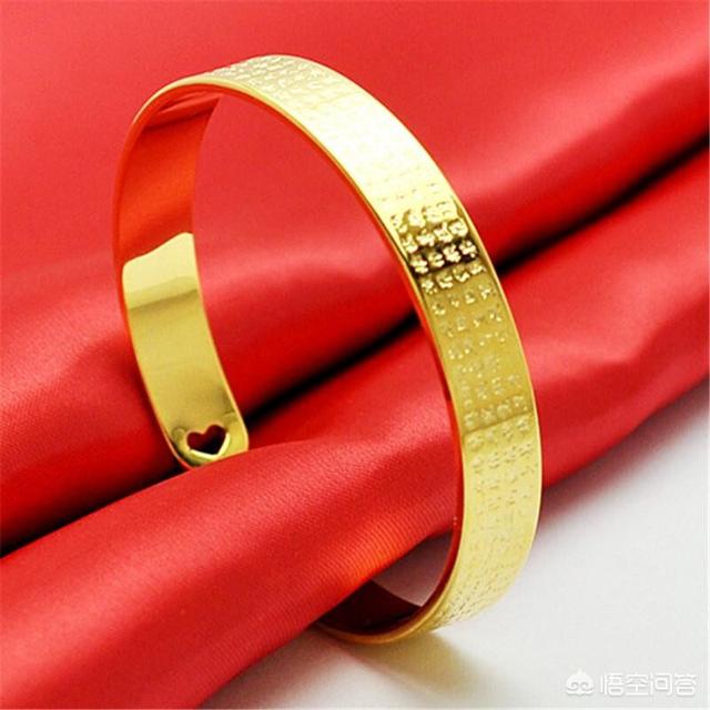 2021年最流行新款金手镯,买首饰选活口的还是开口的还是死口的更好？