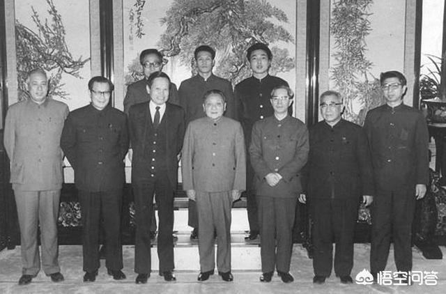 杨振宁介绍简介:杨振宁在全世界的物理科学家中是什么地位？