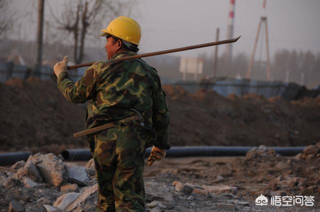 农民工是不是就是做建筑工人叫农民工在大公司上班的农民算不算农民工