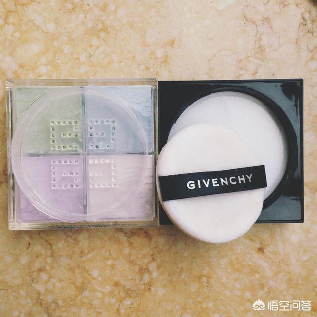定妆是纪梵希四宫格好用还是NARS的粉饼好用呢？