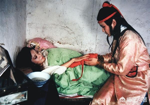 宝玉说院子里的海棠代表晴雯,袭人为何生气？袭人和晴雯,谁是海棠花？