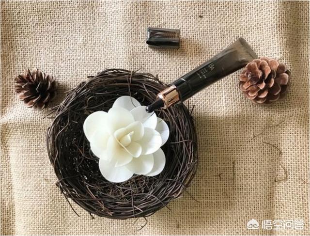 朋友们,请问哪个牌子眼霜对眼袋和去细纹好呢？