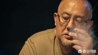 《盗墓笔记之怒海潜沙》这部电视剧里,三叔到底是个什么样的人？小哥是长生不老化身么？