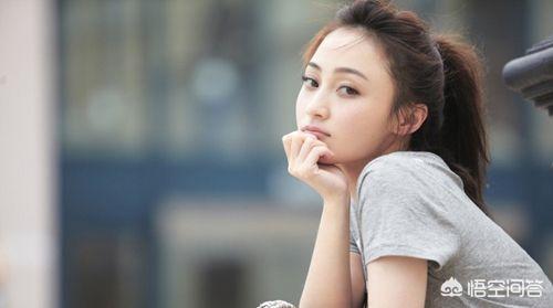 撩人微信<a href=https://maguai.com/list/256-0-0.html target=_blank class=infotextkey>朋友圈</a>的话:各种撩人的套路句子有哪些？