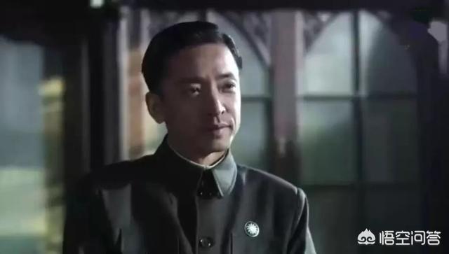 《风筝》中坚冰怎么暴露的?他后来结局怎么样？