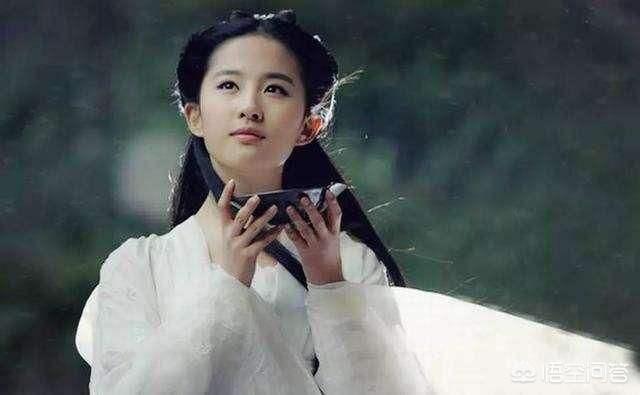 张含韵近照:娱乐圈众多女星，刘亦菲的颜值和气质为何令网友难忘？