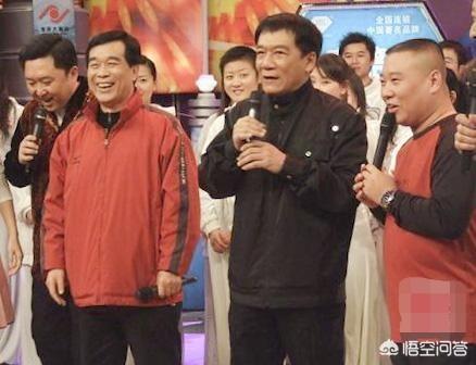 石富宽:有消息称于谦很早就拜了石富宽为师，为什么以前没火起来