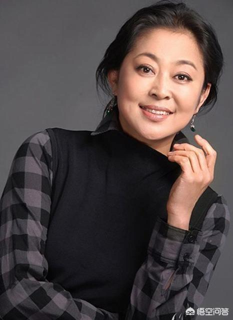 倪萍医院看赵忠祥:倪萍的节目总是哭哭啼啼，节目为什么要煽情？