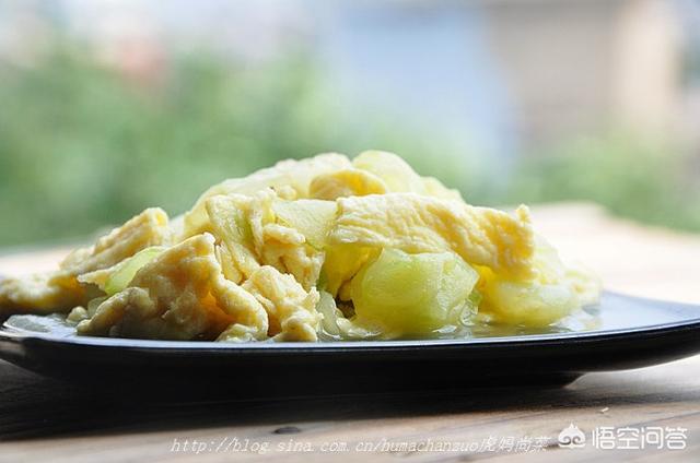 炒鸡蛋最佳搭档是什么，鸡蛋与什么菜炒在一起好吃？