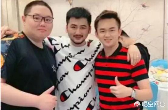 LOL主播PDD停播现身主播茄子家中,酒过三巡开始在直播间胡言乱语,你有何看法？