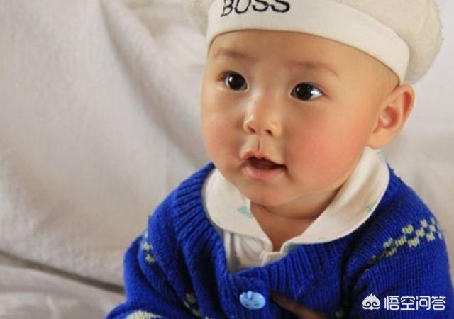 7个月的宝宝发育标准(三个半月宝宝发育迟缓的表现)