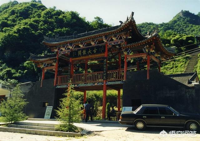 岳家将:《岳飞传》小说当中，陆文龙和曹宁究竟是谁更厉害呢？