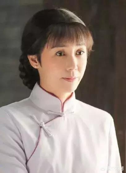 蒋雯丽主演的电视剧:蒋雯丽随丈夫一起去了美国做了家庭主妇，如今复出还能有未来吗？