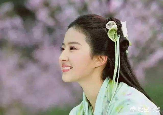 张含韵近照:娱乐圈众多女星，刘亦菲的颜值和气质为何令网友难忘？