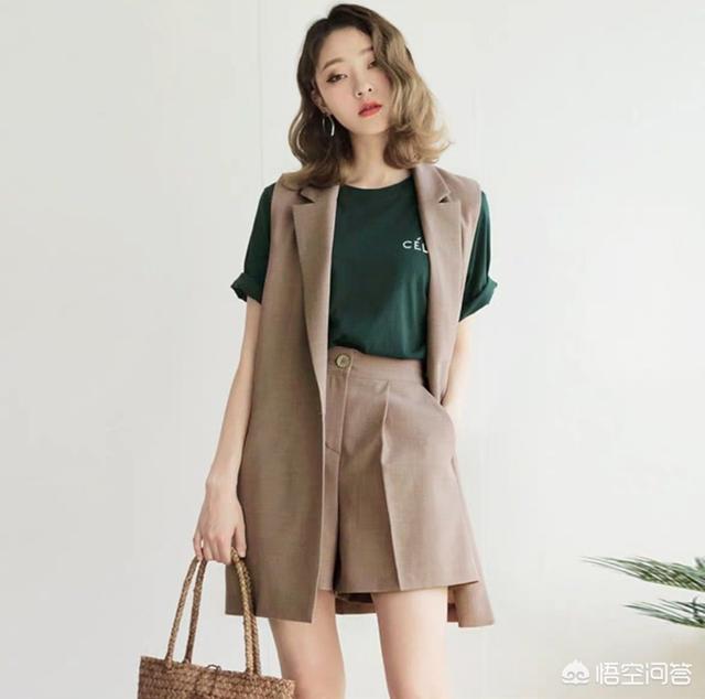 安蕾丝:肩膀宽的女生应怎样搭配衣服？