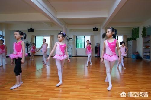 杭州6岁女孩学舞致瘫痪，一女孩练“下腰”致截瘫，女孩舞蹈梦碎，不幸事件为何时有发生