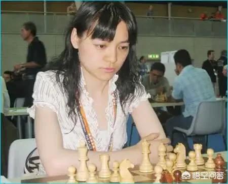 鲁豫的2婚老公是谁:两个孩子的母亲，四十岁结束了婚姻，还能再相信爱情吗