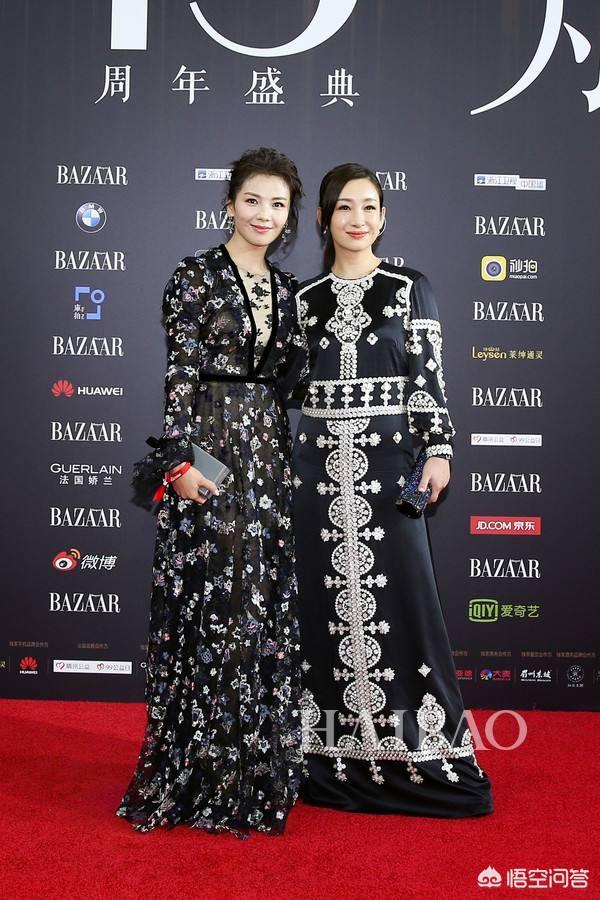 参加活动怎样化妆和穿服装