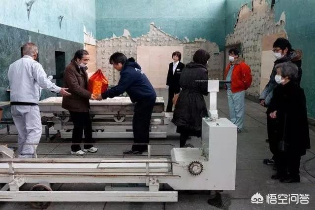 姚贝娜火化前遗容:为什么农村很多老人去世后，人们要把自家堂屋的门板卸下放遗体？