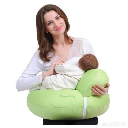 哺乳姿势有多重要，躺着喂奶必须把宝宝上半身垫高吗