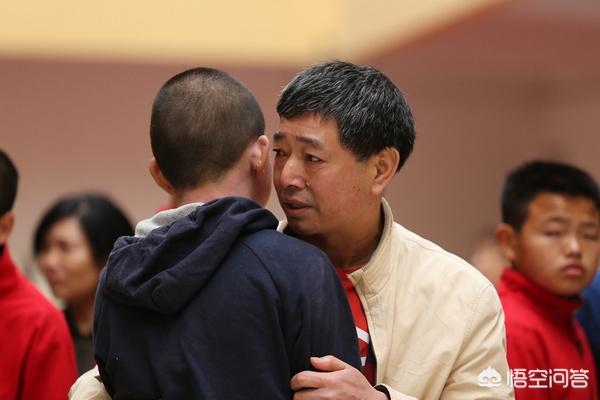 张学友的女儿:林月云给女婿按摩完全不避嫌，是真没分寸感还是她的手段太高？