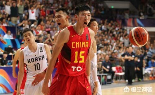 杨小怂:周琦为何会在2016年奥运会后被称为“周一板”和“周躲躲”？