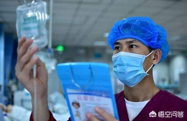 打点滴换药的时候,护士为什么要用盐水冲管五分钟？