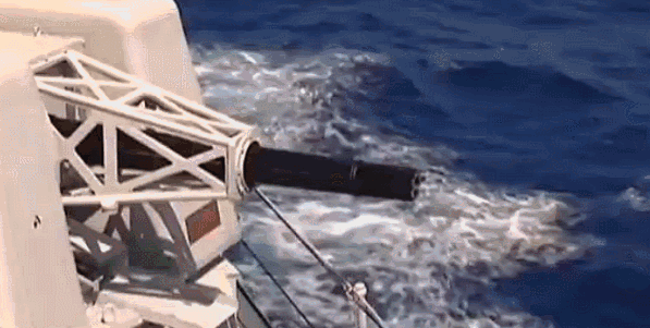 舰炮发射炮弹后，弹壳怎么处理？回收还是扔海里？插图5