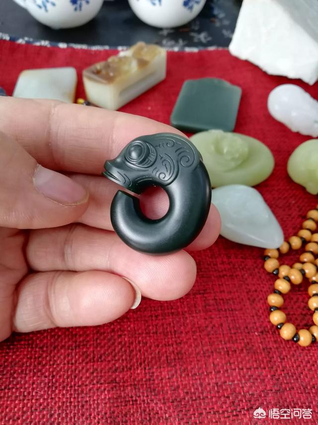 和田玉知识,鉴玉小知识，如何用放大镜识别和田玉？