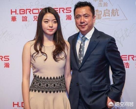 但是王中军的家庭成员真的就很少出现在镜头前.