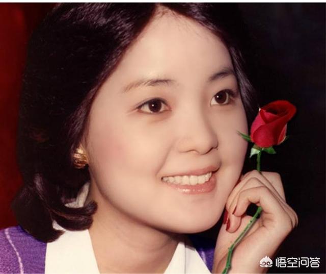 邓丽君照片:邓丽君年轻时很美啊！后面为什么显老的快？