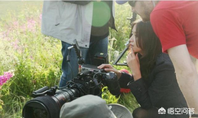 徐静蕾个人资料:才女徐静蕾，娱乐圈的书法家，其书法水平堪比卫夫人、管道升吗？