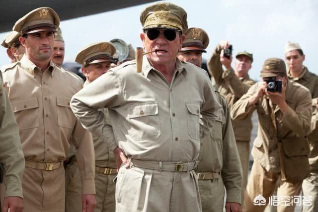 美国五星上将麦克阿瑟是怎样被解职的？为什么？插图43