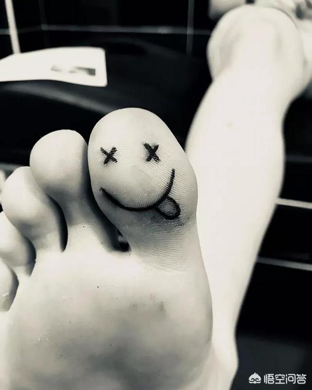 你见过哪些很搞笑的纹身你觉得女生适合纹身吗