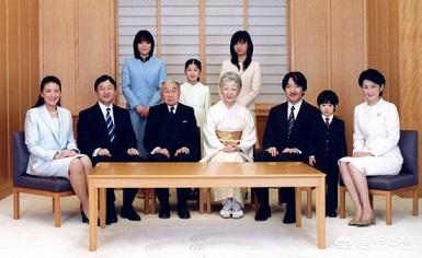 日本皇室与英国王室谁更奢华？
