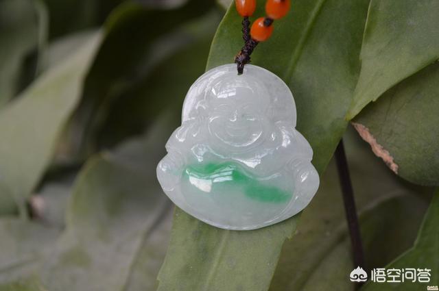 白底青翡翠什么档次,花青种翡翠和白底白底青种的区别？