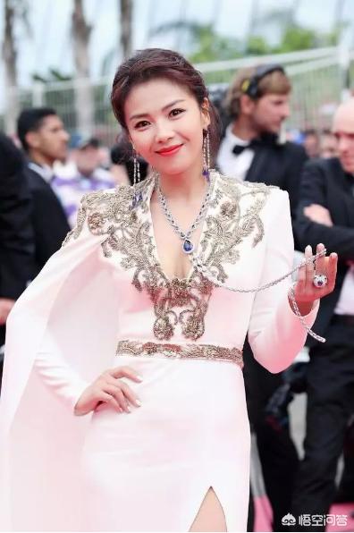 范冰冰戛纳礼服:十八线网红去戛纳蹭红毯影响中国人形象的行为，应该制止吗？