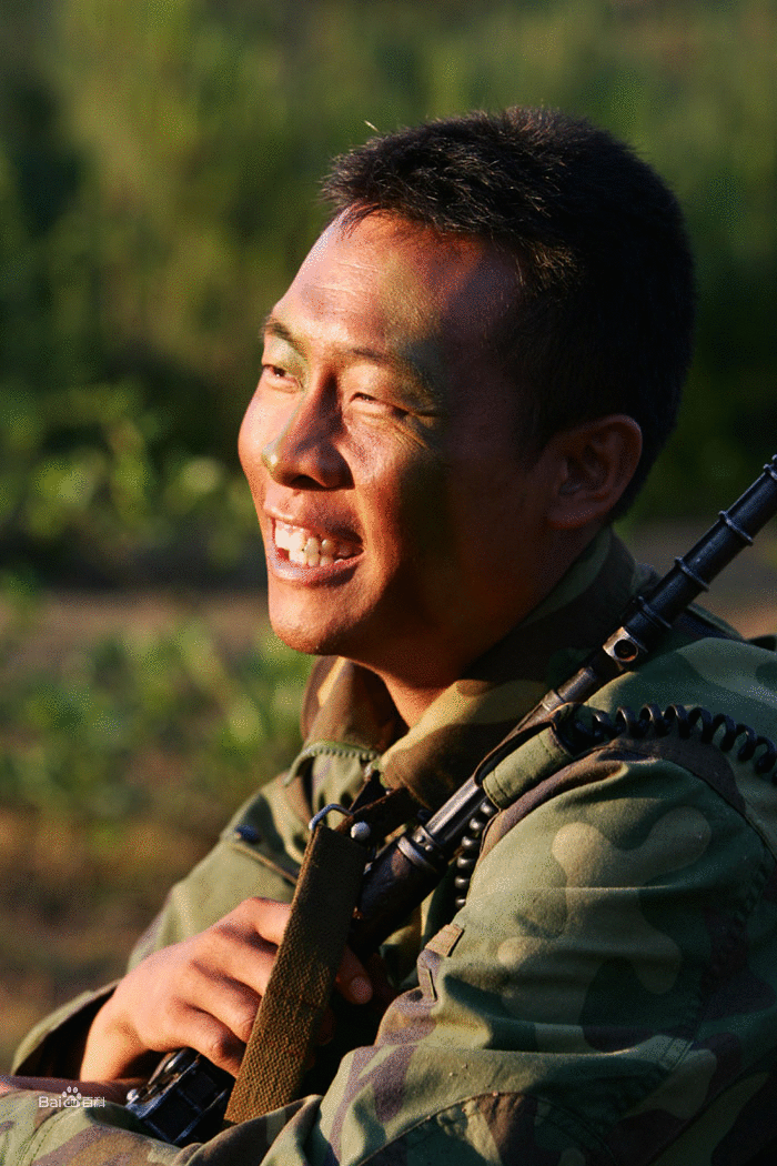 头条问答 - 《士兵突击》里的三班长史今十分优秀,是什么原因导致他