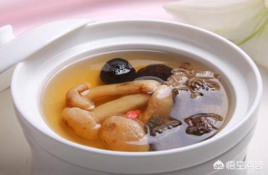 一个多月奶水少的原因:新生儿吃奶少是什么原因？