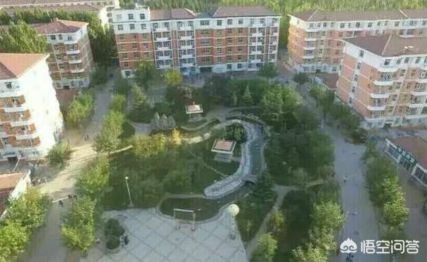 邯郸大学教室门:邯郸学院是一所什么档次的大学？