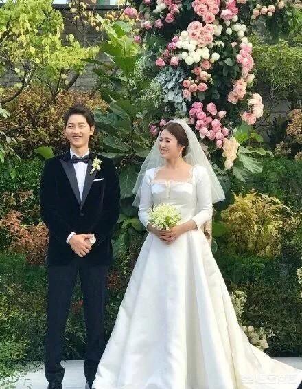 李秉宪宋慧乔爆缸事件:宋仲基宋慧乔官宣离婚，你觉得可惜吗？