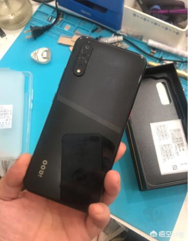 尊龙z6电竞:一直在纠结是买iQOONeo好还是买联想Z6好？